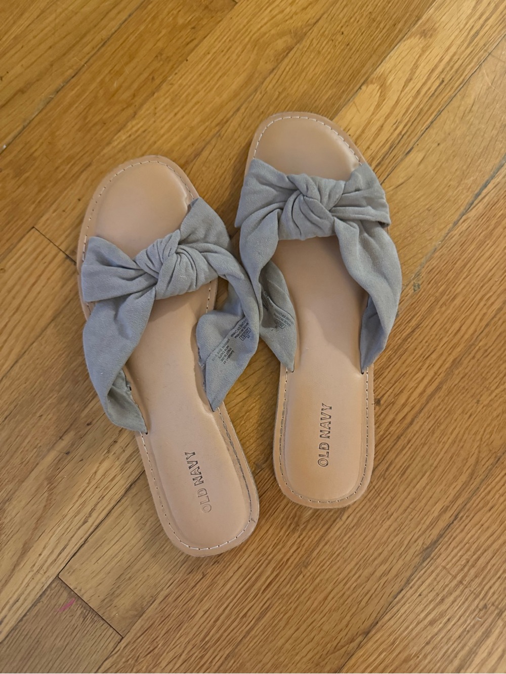 Old Navy Light Gray Knotted Slide Sandals